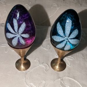 GES 94: Glass Eye Studio two eggs paperweight.